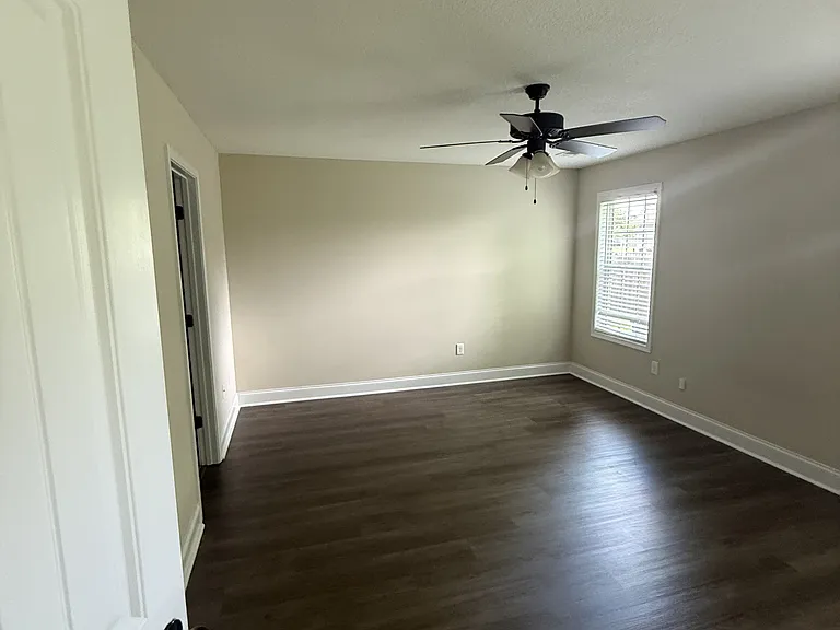 108 Ellington Ct — Photo 14