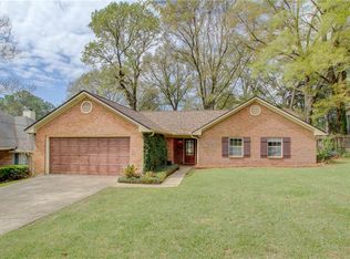3410 Lakewind Dr, Mobile, AL 36695
