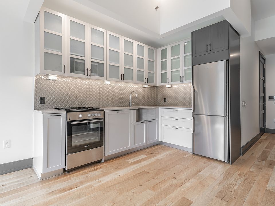 1st image of 10 Montieth St #385