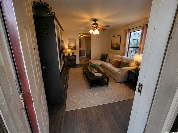 2nd image of 2613 COLIMA ST