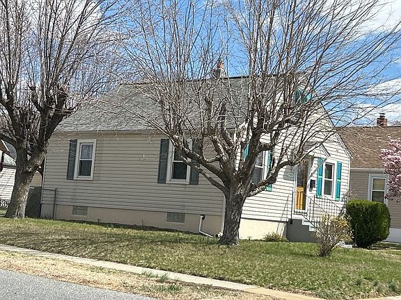 3rd image of 1901 Walnut Ave