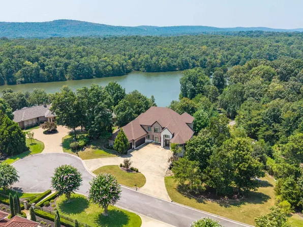 152 Dellmere Cv, Hot Springs, AR 71913