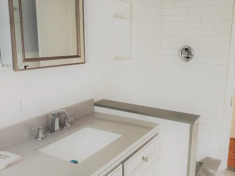 232 W Burke St — Photo 7