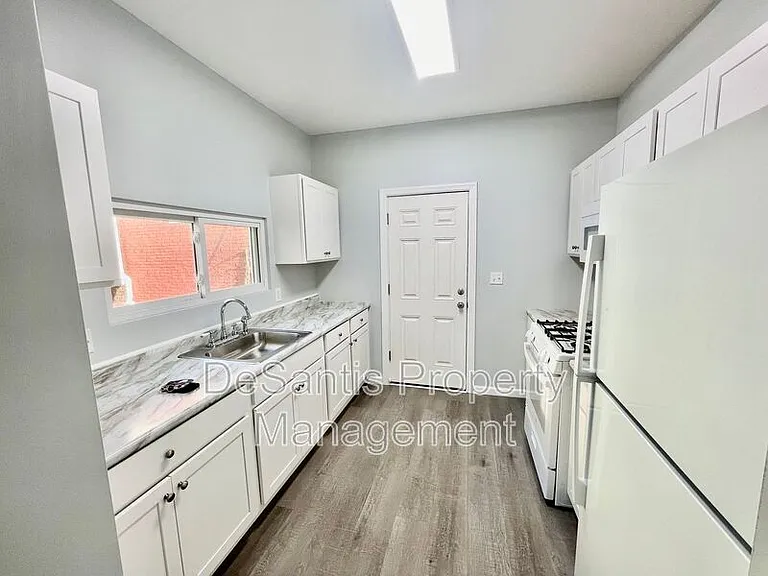 2 Edith Pl — Photo 8