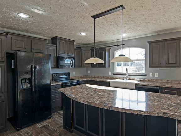 3rd image of 811 Deer Creek Ln
