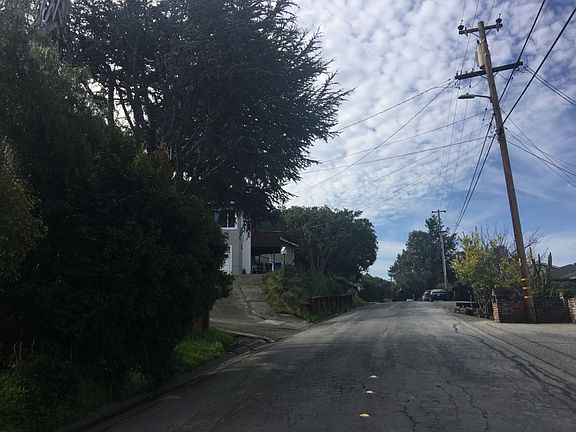 5th image of 1822 Oak Knoll Dr