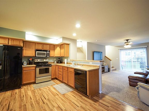 2nd image of 4902 Algonquin Dr Unit 2