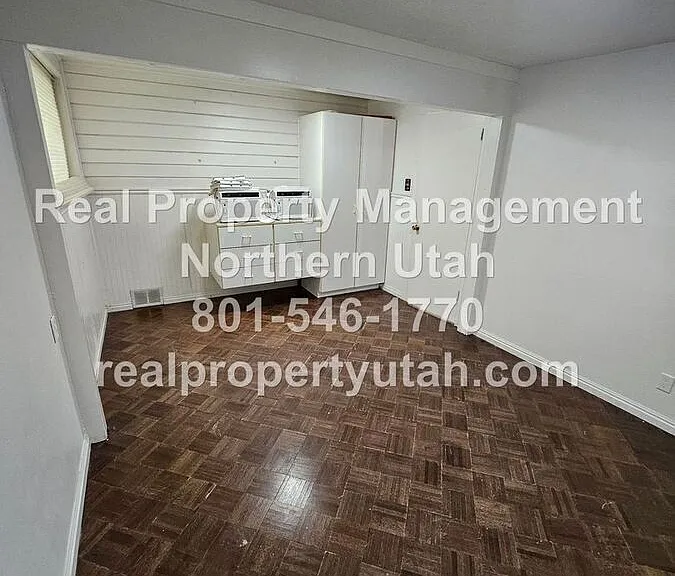 662 E 4th St #COPY — Photo 18