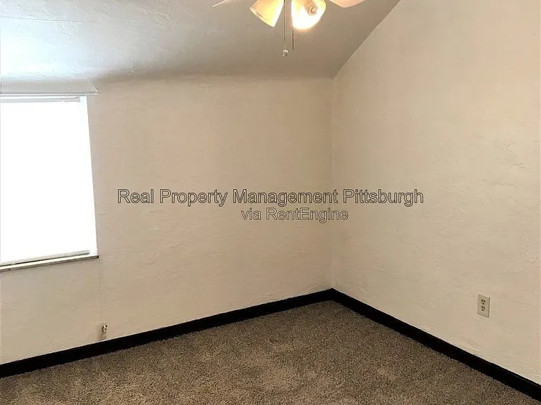 1685 Doyle St — Photo 12