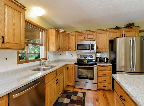 4th image of 512 Oak Creek Dr S