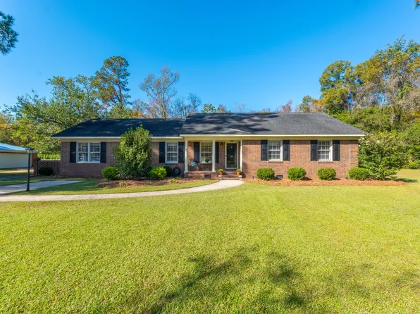 1301 Woodland Dr, Kingstree, SC 29556