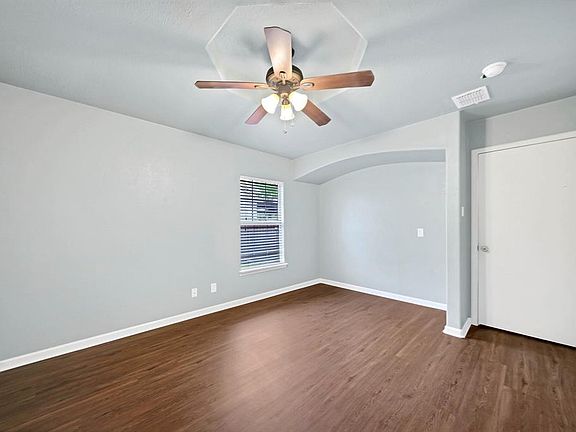 4th image of 2107 Rosemead Dr