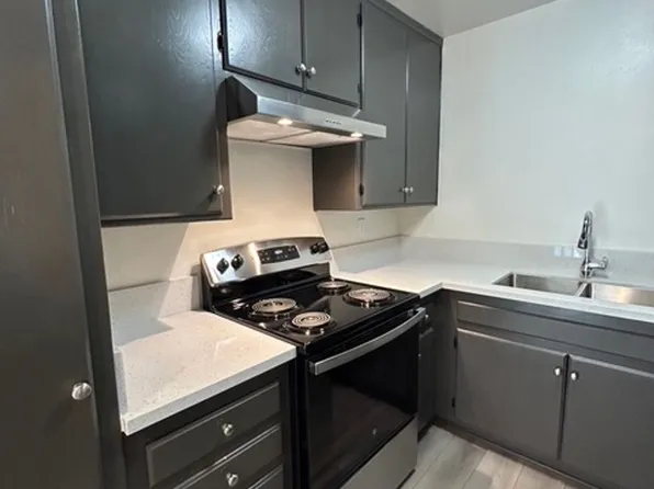 Date 2, 4641 Date Ave #11, La Mesa, CA 91941