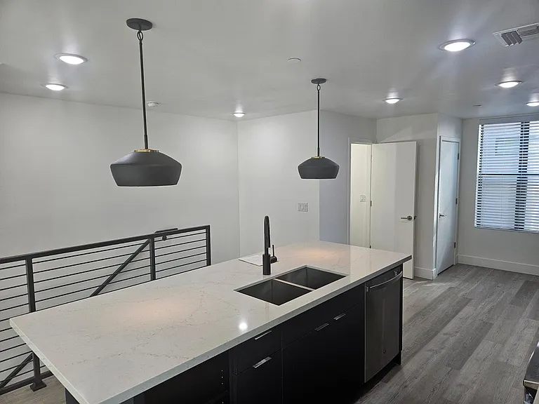 309 S Roosevelt St — Photo 6