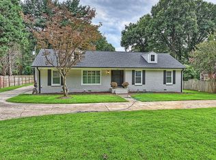 1901 Runnymede Ln, Charlotte, NC 28211