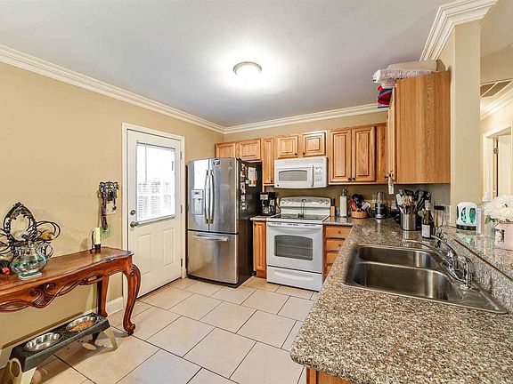 5th image of 810 Cottagemill Ln