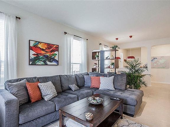 4th image of 811 Sawbuck Dr