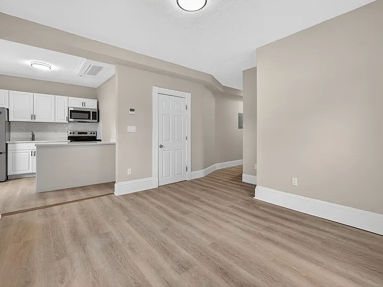 91 Francis St #2 — Photo 6