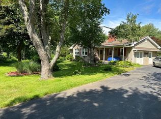 45 Saint George Rd, Brimfield, MA 01010