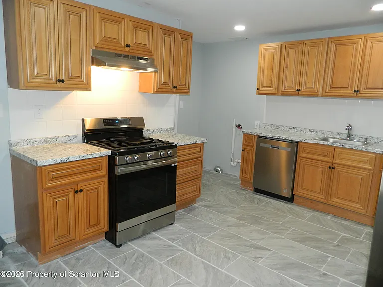 829 N Main Ave — Photo 5