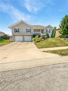 1103 Tudor Dr, Raymore, MO, 64083