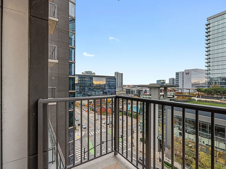 1212 Demonbreun St #706 — Photo 31