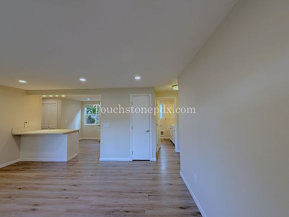 3rd image of 5116 SE Mitchell St