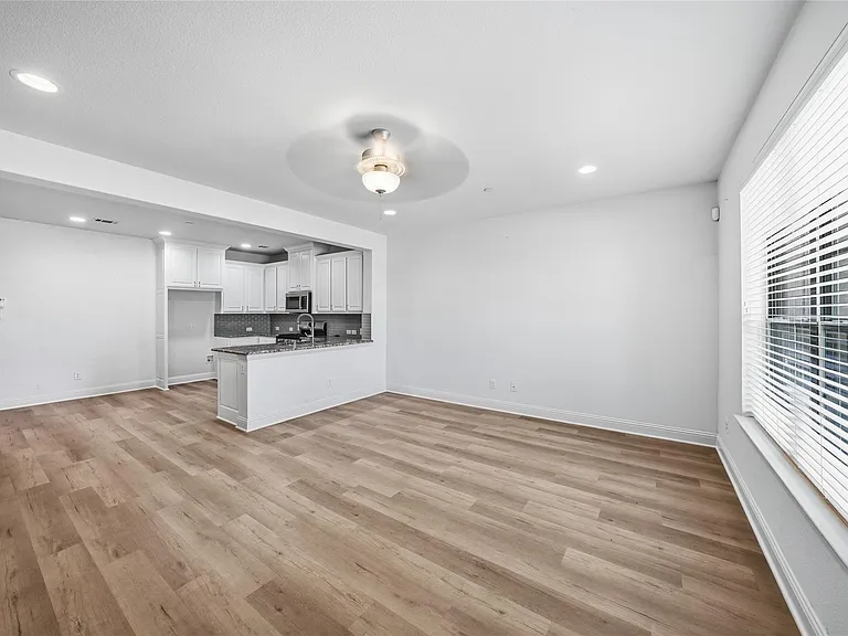 3709 Quail Wood Dr — Photo 6