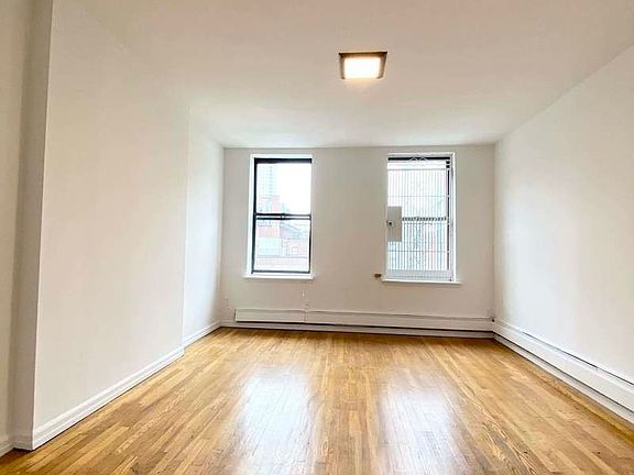 2nd image of 1450 1st Ave #16RS