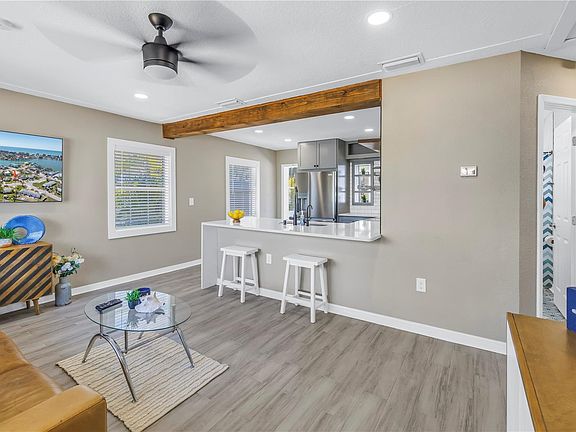 5th image of 14066 Marguerite Dr