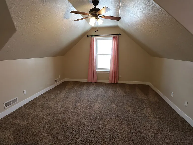 429 N 1340 E — Photo 29
