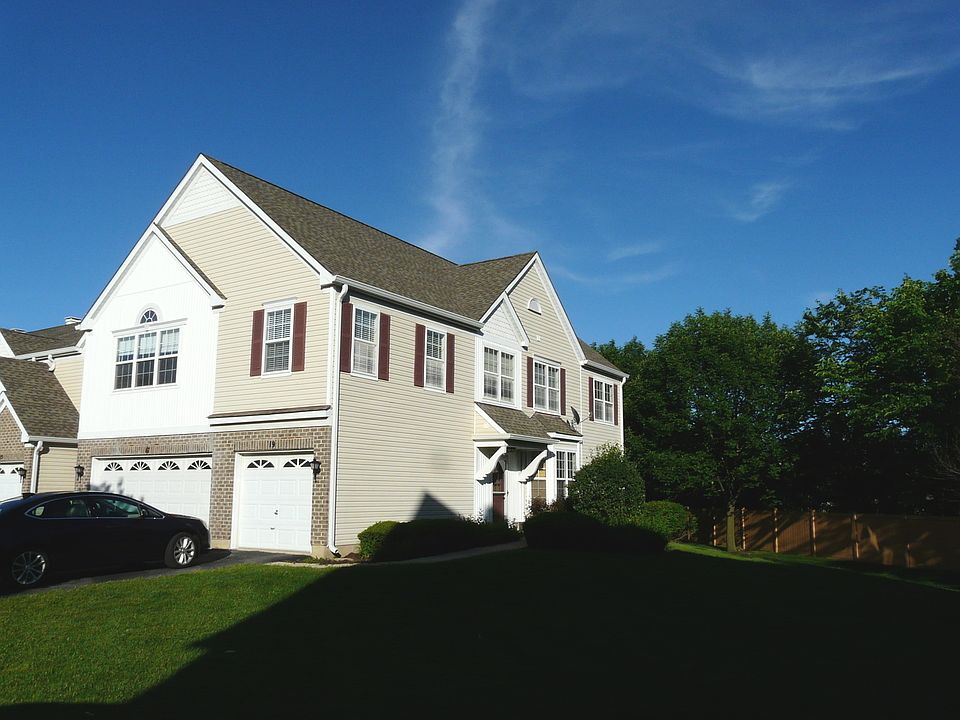 1st image of 19 Arboretum Dr #19