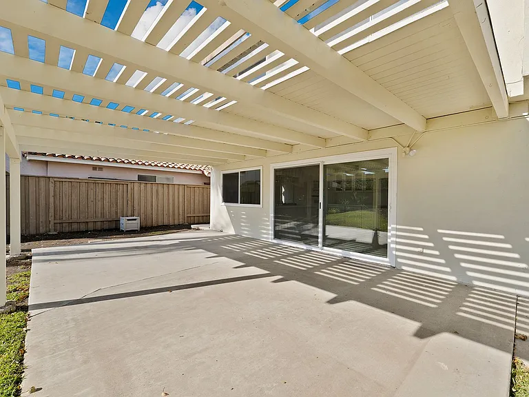 32022 Grenville Ct — Photo 11