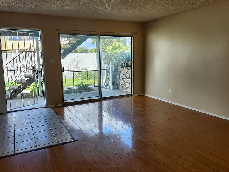 1257 W 4th St — Photo 3