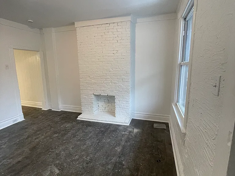 128 S Spring Ave #128 — Photo 3