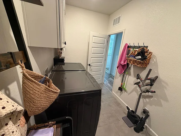 5072 Ashbrook St — Photo 35