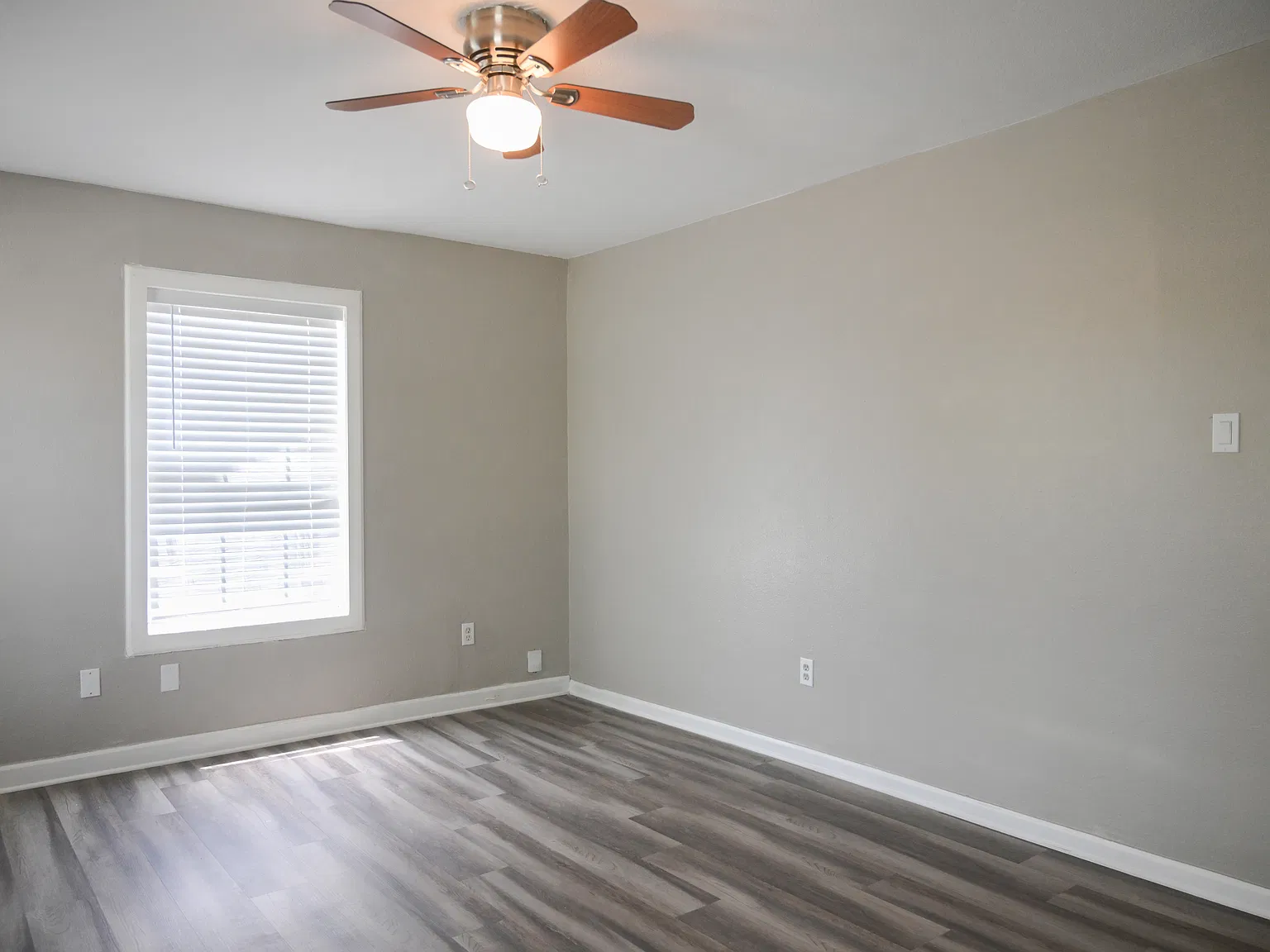 2 bed, 700 sqft, $1,250 — Photo 3