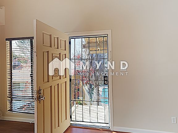 2nd image of 1326 Oak Terrace Ct APT 18