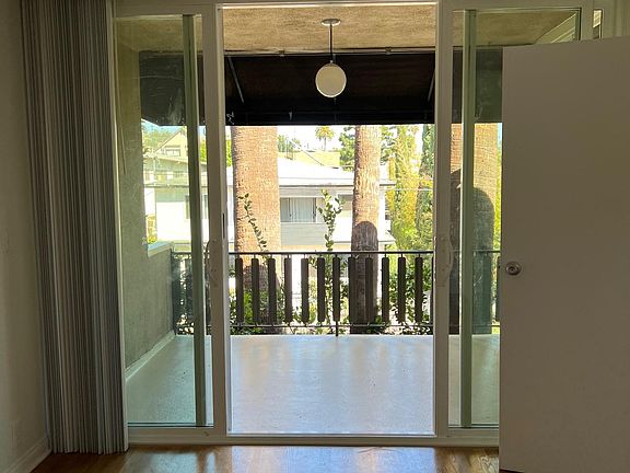 2nd image of 1921 Vista Del Mar St APT 203