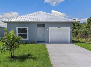 445 15th Pl SW, Vero Beach, FL 32962