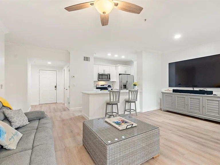 516 Water St #1 — Photo 10
