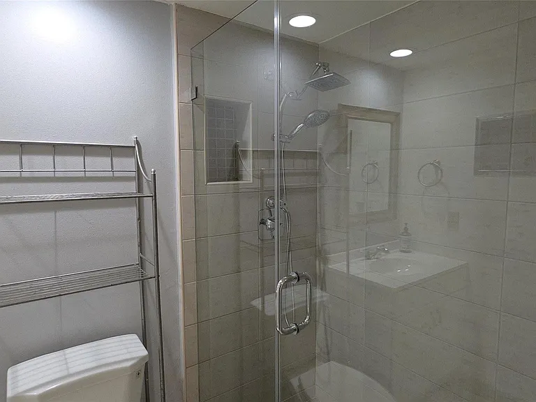 300 Layne Blvd #301 — Photo 14