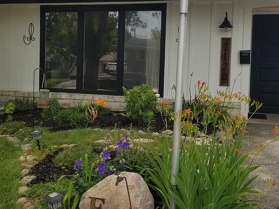 3rd image of 2120 Arapahoe Dr