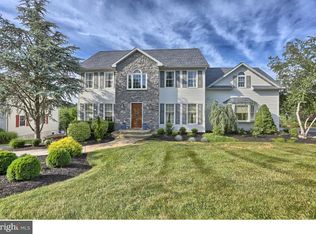 27 Sycamore Dr, Reading, PA 19606