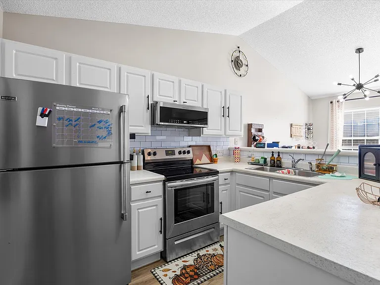 1600 Willoughby Park Ct #6 — Photo 14