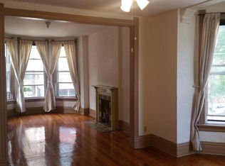 1815 W Roscoe St APT 2F, Chicago, IL 60657