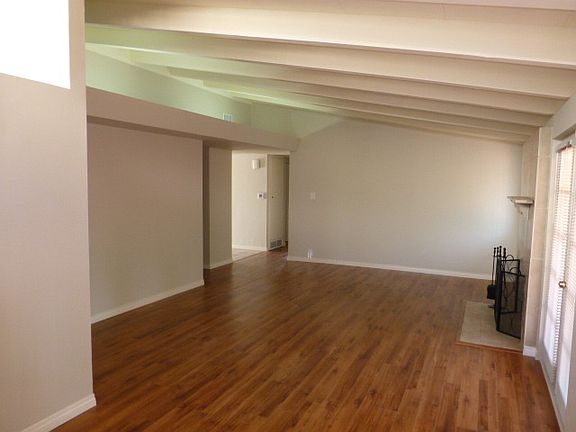 19747 Friar living room 2