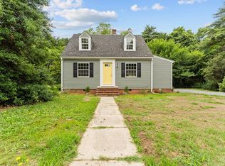 7621 Richmond Rd, Warsaw, VA 22572