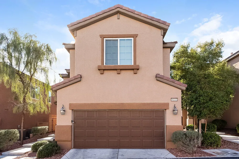 3 bed, 2.5 bath, 1479 sqft, $2,480 — Photo 1