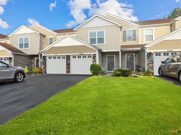 2288 Flagstone Ln, Carpentersville, IL 60110